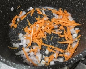 宝宝辅食鳕鱼泥番茄粥